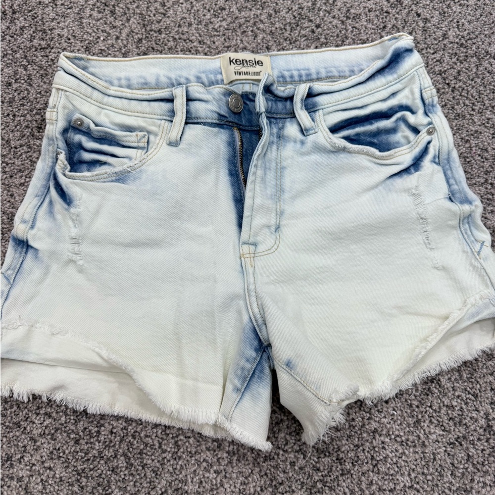 Kensie Women's Light Blue Ombre Jean Shorts